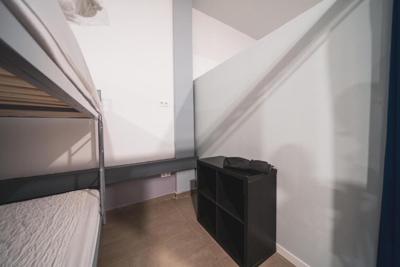 Albergue Barullo - Cubiculos - Literas - Habitaciones ساريا المظهر الخارجي الصورة