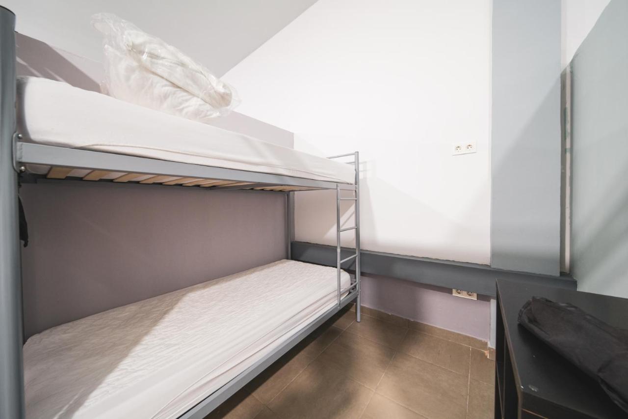 Albergue Barullo - Cubiculos - Literas - Habitaciones ساريا المظهر الخارجي الصورة