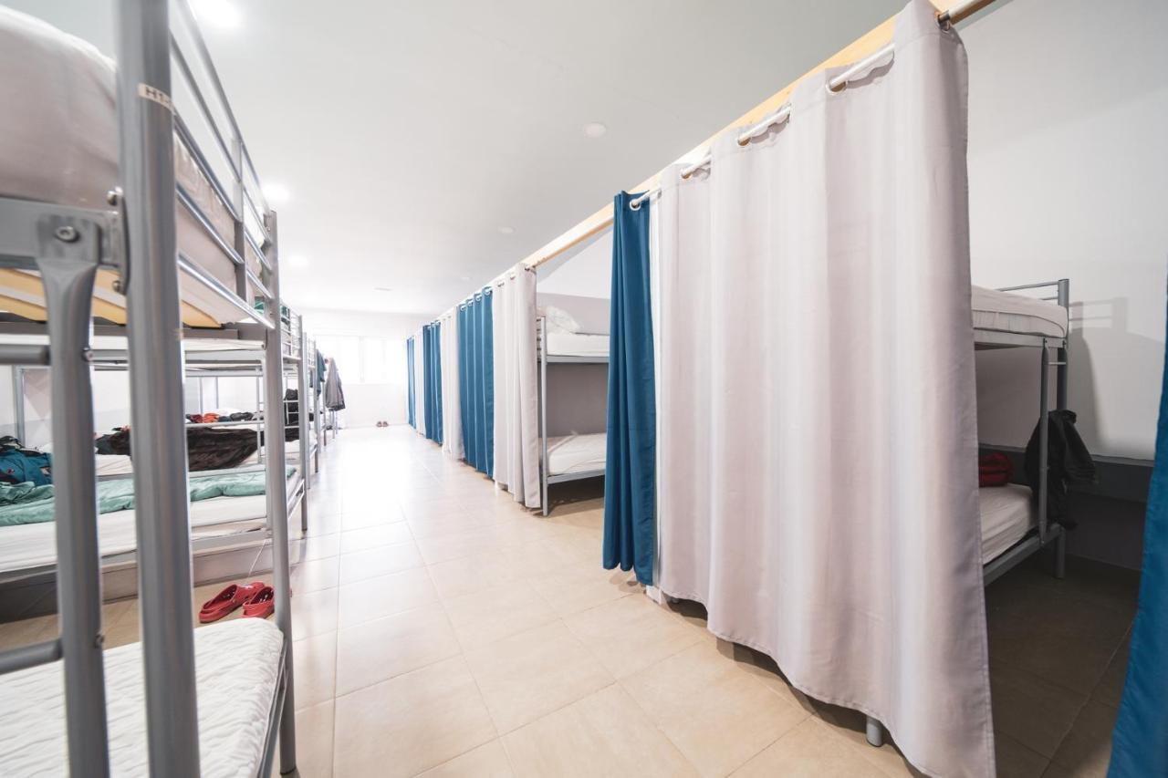 Albergue Barullo - Cubiculos - Literas - Habitaciones ساريا المظهر الخارجي الصورة