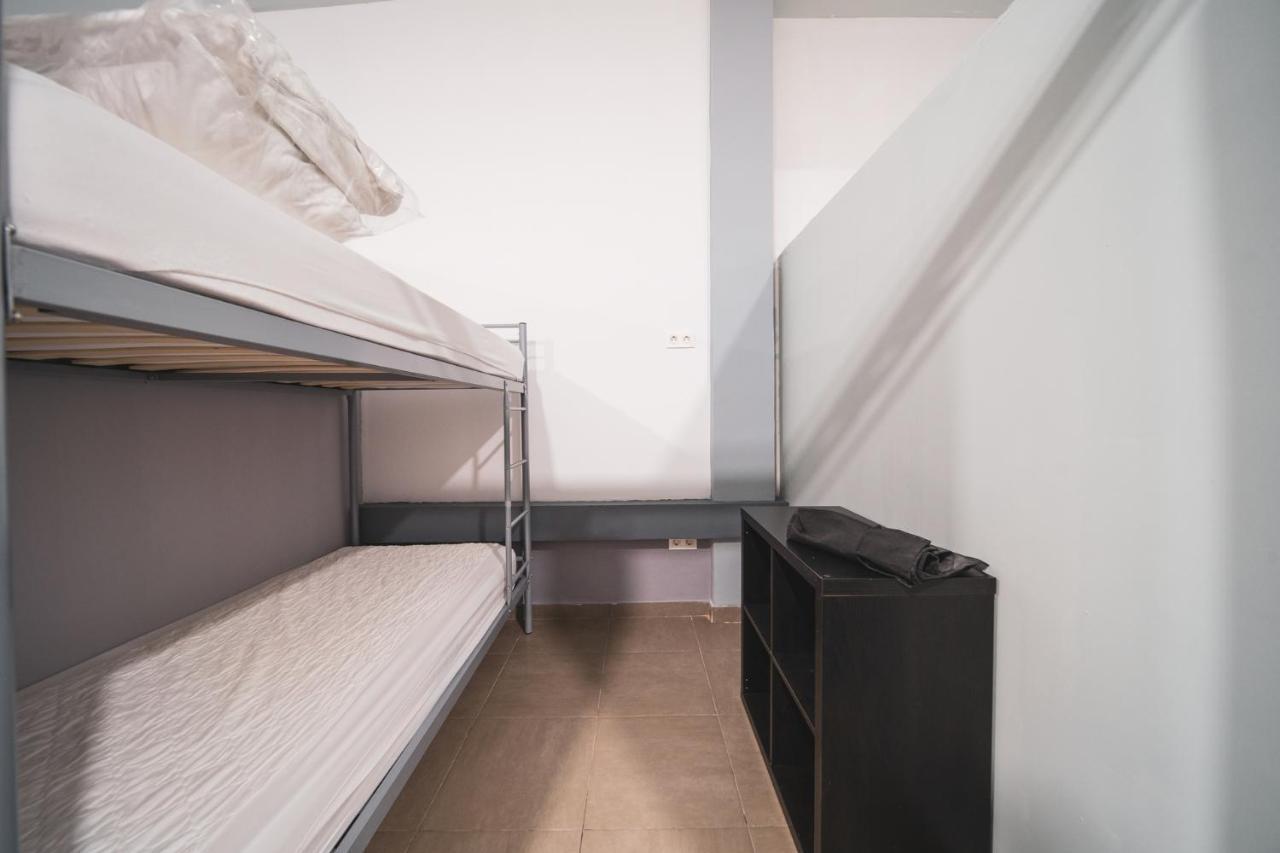 Albergue Barullo - Cubiculos - Literas - Habitaciones ساريا المظهر الخارجي الصورة