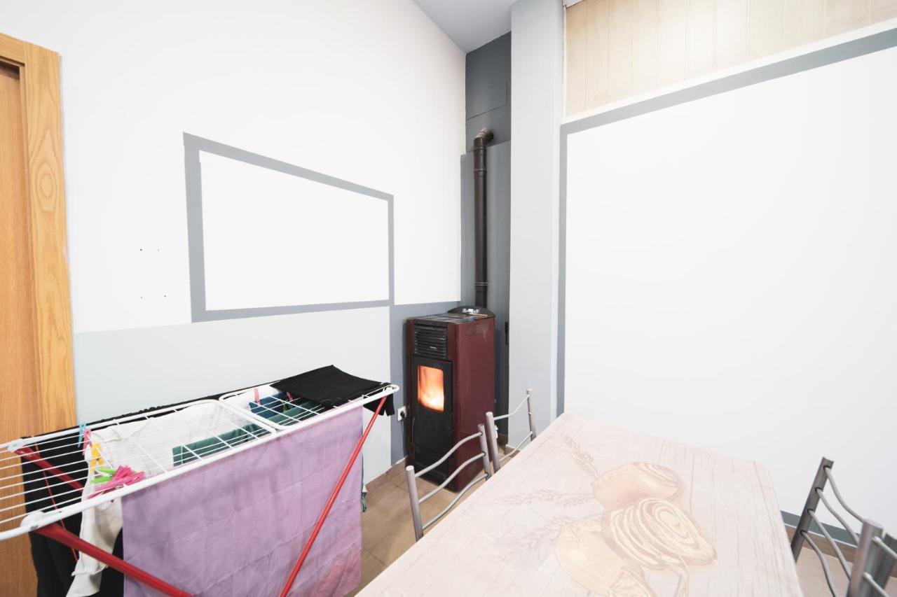 Albergue Barullo - Cubiculos - Literas - Habitaciones ساريا المظهر الخارجي الصورة