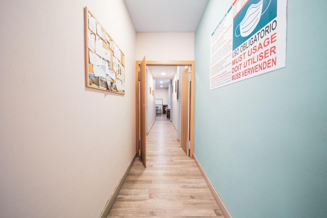 Albergue Barullo - Cubiculos - Literas - Habitaciones ساريا المظهر الخارجي الصورة