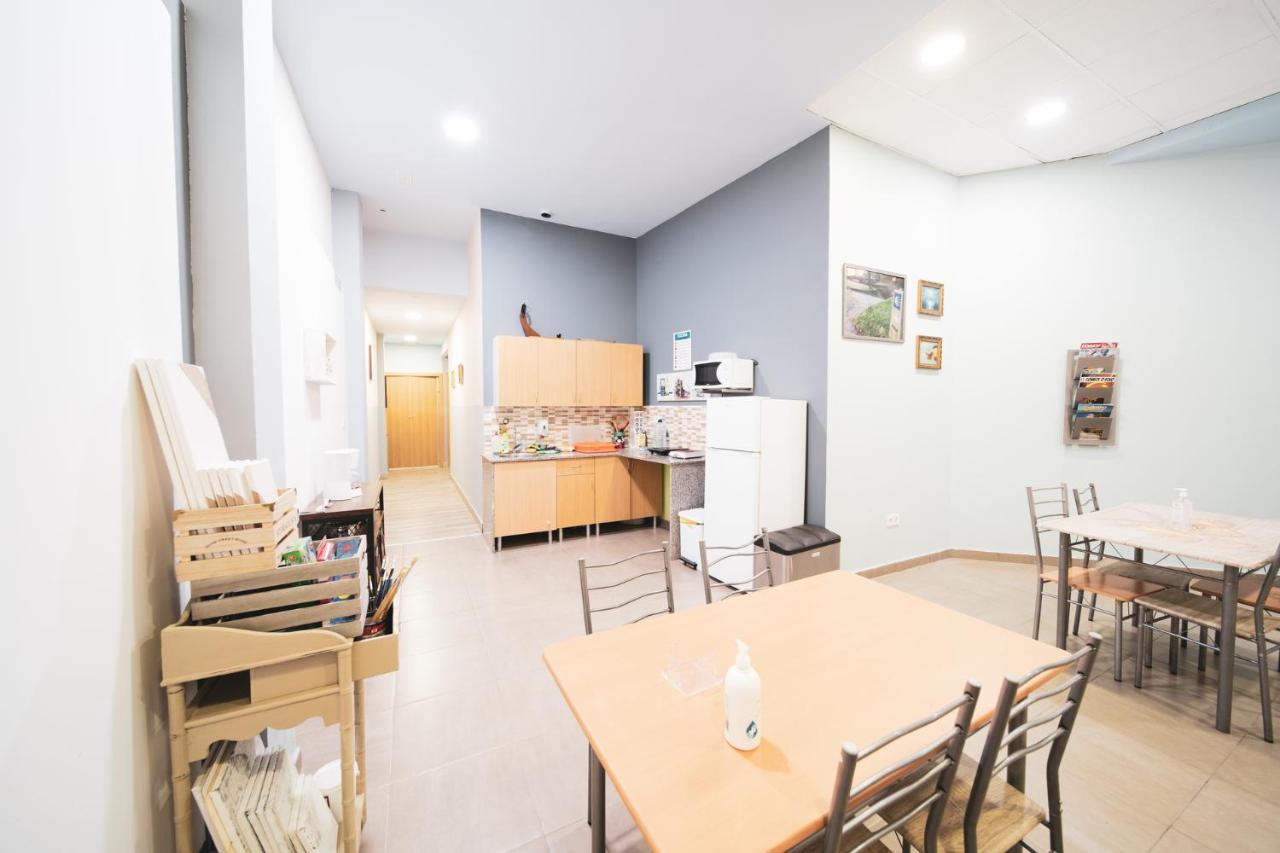 Albergue Barullo - Cubiculos - Literas - Habitaciones ساريا المظهر الخارجي الصورة