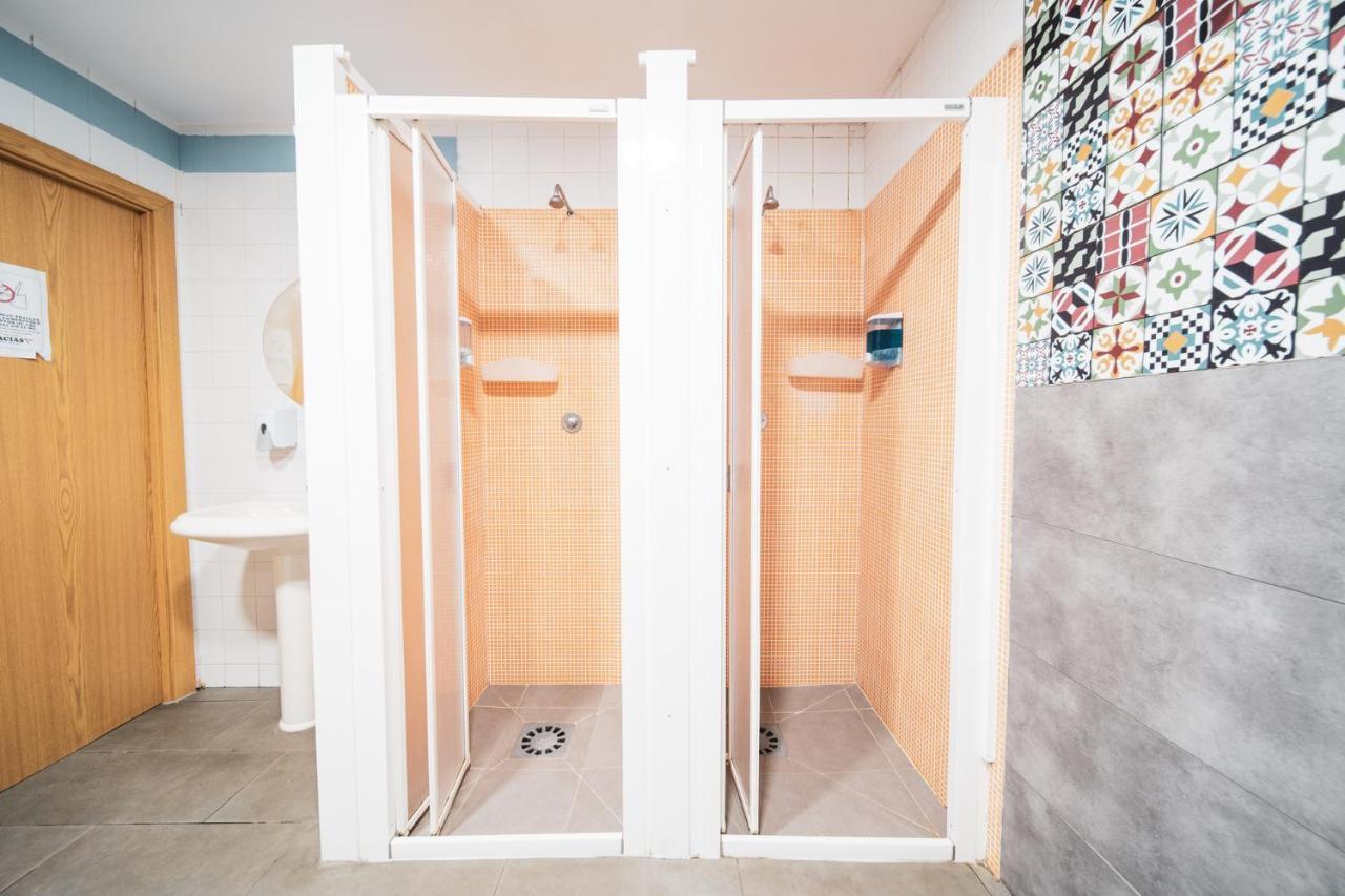 Albergue Barullo - Cubiculos - Literas - Habitaciones ساريا المظهر الخارجي الصورة