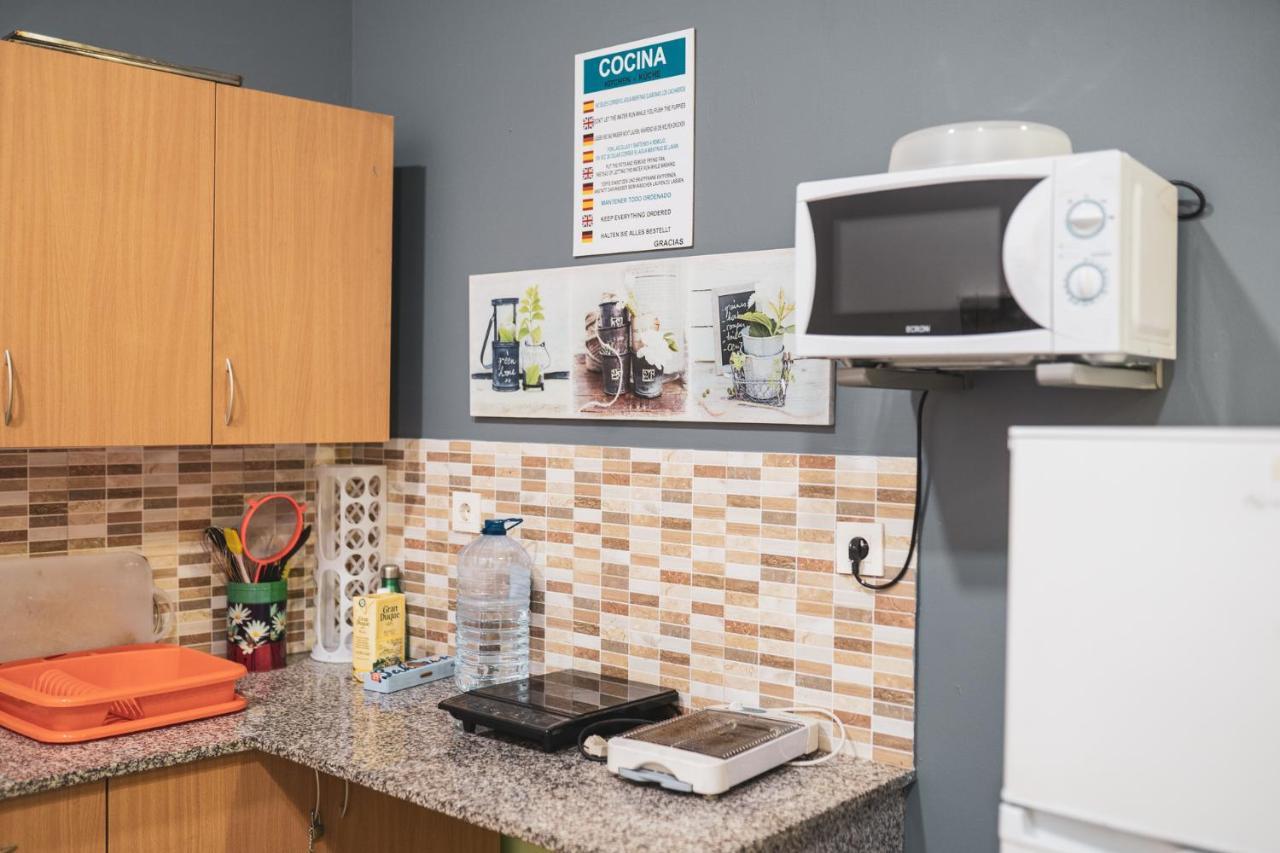 Albergue Barullo - Cubiculos - Literas - Habitaciones ساريا المظهر الخارجي الصورة