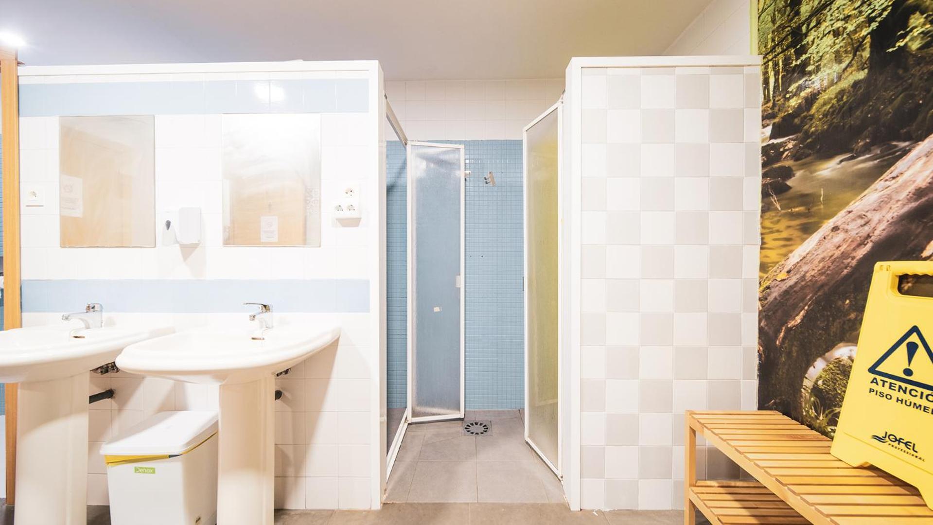 Albergue Barullo - Cubiculos - Literas - Habitaciones ساريا المظهر الخارجي الصورة