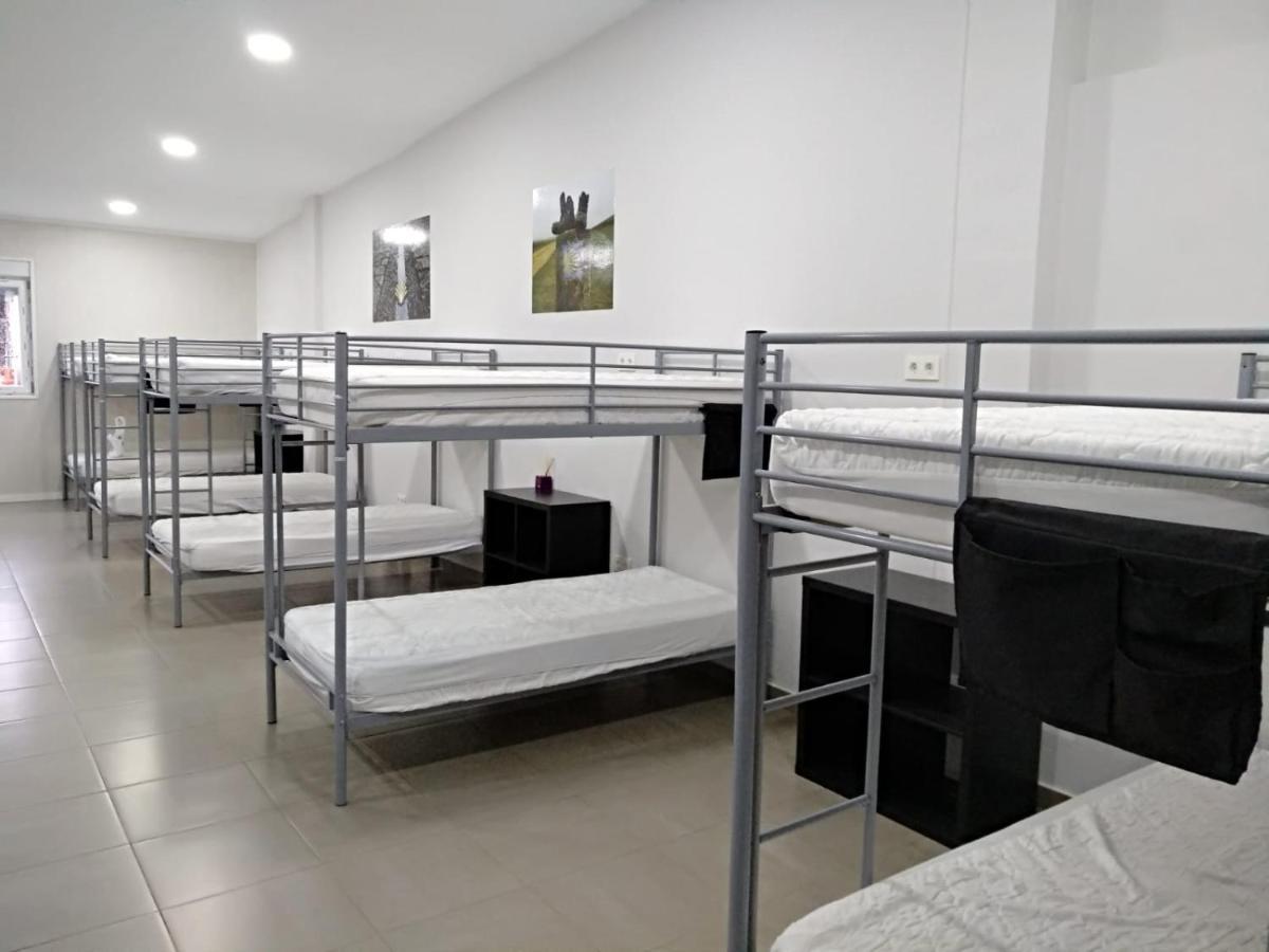 Albergue Barullo - Cubiculos - Literas - Habitaciones ساريا المظهر الخارجي الصورة